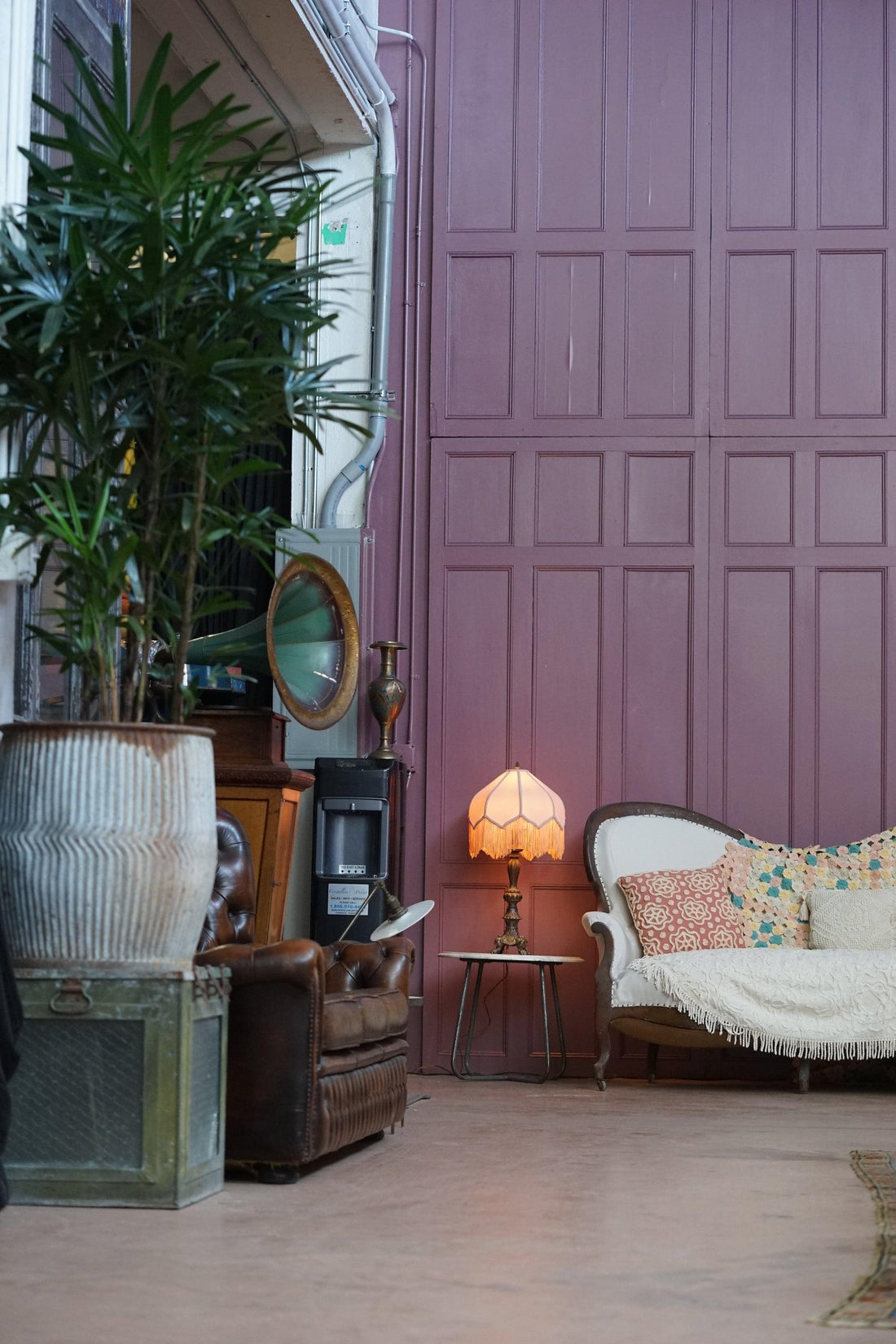 Vintage Aesthetic Bedroom Decor: Embracing Nostalgia - midsummer-milano