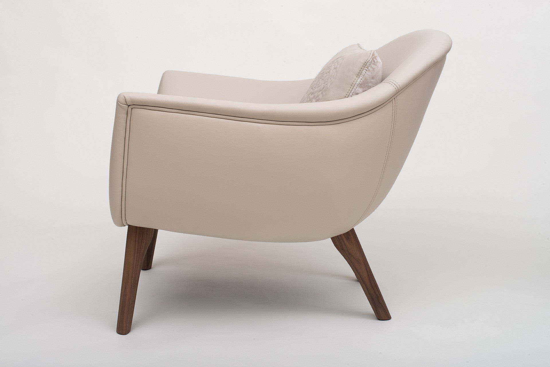 Bella Rest Chair - Furniture - Midsummer. Made in italy leather chair. 